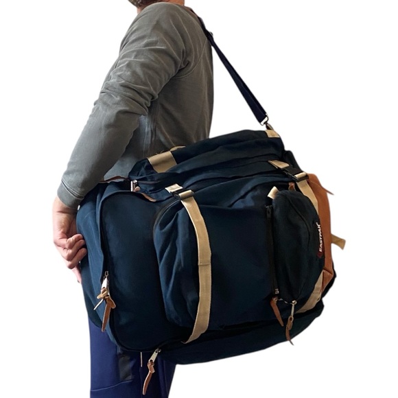 Eastpak Travel Bag Carry On Backpack Zip Off Pack 4-1 Navy Blue Leather Handles - Picture 2 of 15